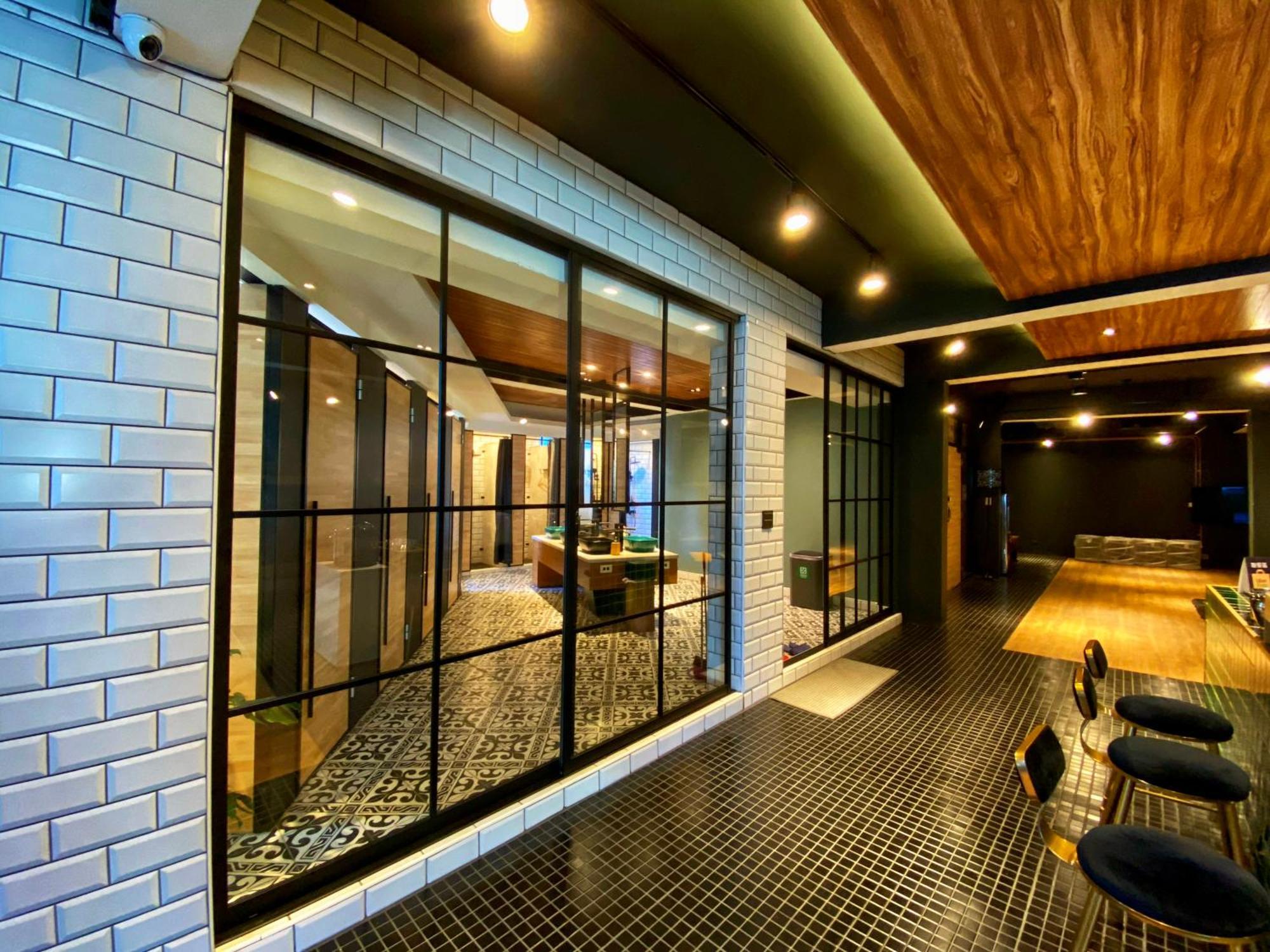 Perbed Hostel-Taichung Station Exteriör bild